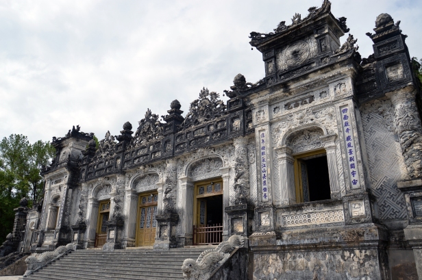 Tomba reale di Khai Dinh, Hué.